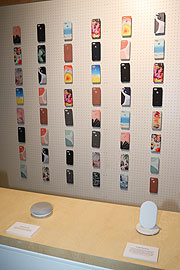 viele Handycover für das Google Pixel 3 im Google Pixel Studio (©Foto: Martin Schmitz)